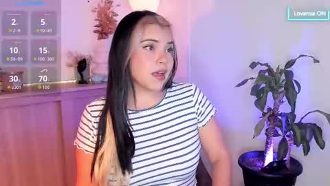 Snapshot of lovelygirl45 chatting on June 23, 2:31 am Valerie online show from June 23, 2:31 am