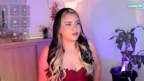 Snapshot of lovelygirl45 chatting on July 4, 1:23 am Valerie online show from July 4, 1:23 am