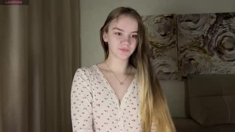 Snapshot of lovelygracee chatting on November 17, 2:45 pm lovelygracee online show from November 17, 2:45 pm