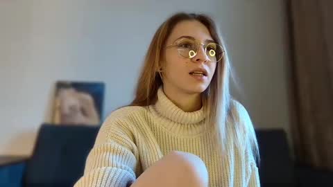 Kate only online show from March 8, 12:20 pm