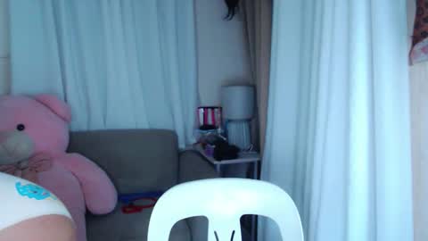 Snapshot of lovelymae18 chatting on December 2, 1:35 pm lovelymae18 online show from December 2, 1:35 pm