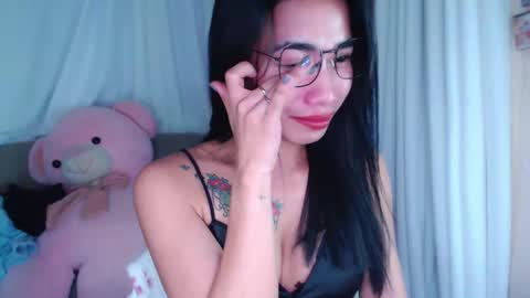 Snapshot of lovelymae18 chatting on December 4, 11:57 pm lovelymae18 online show from December 4, 11:57 pm