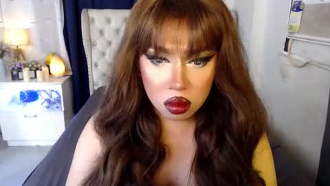 Snapshot of lovelymarie69 chatting on December 2, 5:37 pm Rebeca online show from December 2, 5:37 pm