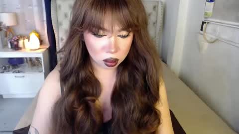 Snapshot of lovelymarie69 chatting on December 20, 5:51 pm Rebeca online show from December 20, 5:51 pm