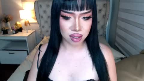 Snapshot of lovelymarie69 chatting on June 12, 5:12 pm Rebeca online show from June 12, 5:12 pm