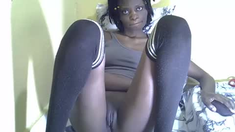 Snapshot of lovelymee2 chatting on September 30, 11:10 pm lovelymee2 online show from September 30, 11:10 pm