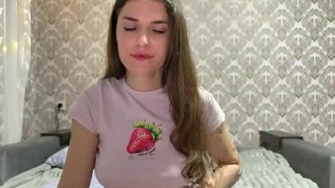 Snapshot of lovelymia_0 chatting on May 20, 6:58 pm Mia online show from May 20, 6:58 pm