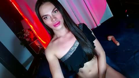 Snapshot of lovelymiss_shyna11 chatting on December 22, 3:55 pm lovelymiss_shyna11 online show from December 22, 3:55 pm