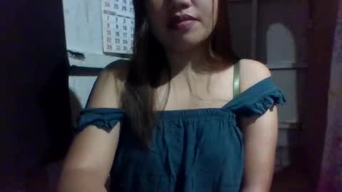 lovelymocha27s online show from December 8, 11:57 am
