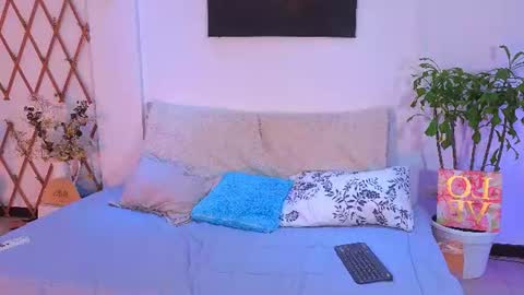 lovelymoon_ online show from June 18, 1:39 am