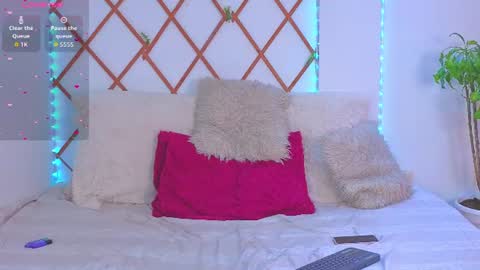 lovelymoon_ online show from August 8, 3:19 am
