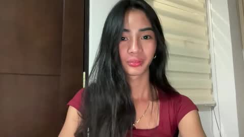 lovelyours_kishia online show from April 5, 4:37 pm