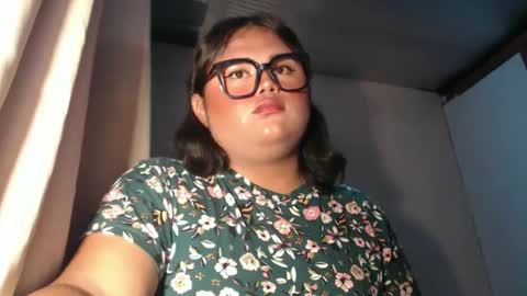 Snapshot of lovelypinaychubsx chatting on December 28, 2:53 pm lovely online show from December 28, 2:53 pm