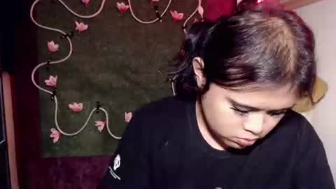 Snapshot of lovelypinaychubsx chatting on November 13, 4:39 pm lovely online show from November 13, 4:39 pm