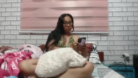 Snapshot of lovelyquey chatting on January 6, 8:18 pm Angelquey online show from January 6, 8:18 pm