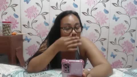 Snapshot of lovelyquey chatting on January 22, 2:37 am Angelquey online show from January 22, 2:37 am