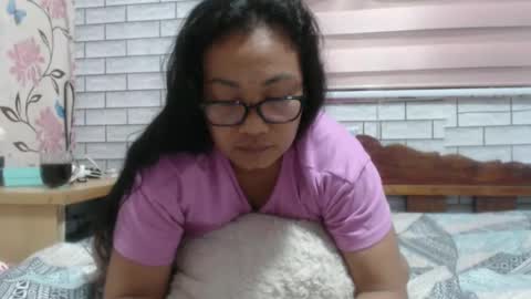 Snapshot of lovelyquey chatting on February 14, 8:48 pm Angelquey online show from February 14, 8:48 pm