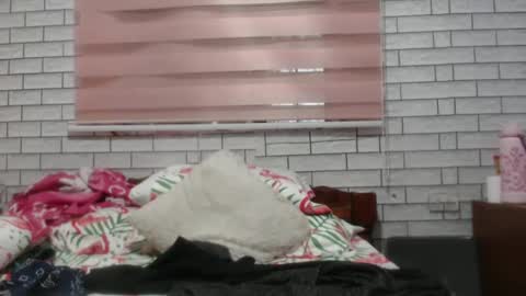 Snapshot of lovelyquey chatting on March 6, 10:15 pm Angelquey online show from March 6, 10:15 pm