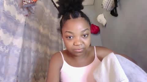 lovemarie08 online show from April 12, 5:23 am