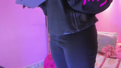 L O V E  online show from January 14, 12:00 pm