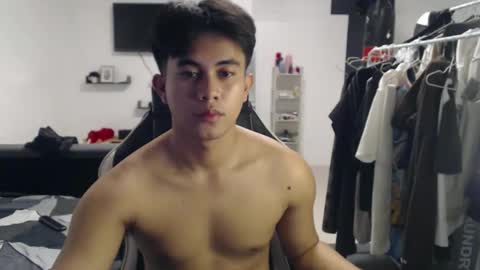 Snapshot of loverboyph04 chatting on September 27, 5:29 pm loverboyph04 online show from September 27, 5:29 pm