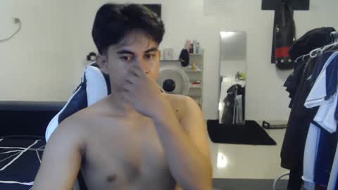 Snapshot of loverboyph04 chatting on November 21, 4:00 am loverboyph04 online show from November 21, 4:00 am