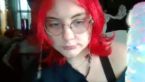 loverliv5 online show from April 22, 5:25 pm