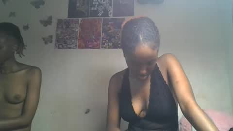 Snapshot of lovers_oncam chatting on June 8, 2:50 pm RedJoy online show from June 8, 2:50 pm