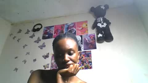 Snapshot of lovers_oncam chatting on June 9, 4:35 am RedJoy online show from June 9, 4:35 am