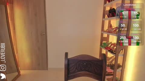 loverubii online show from January 18, 9:35 am