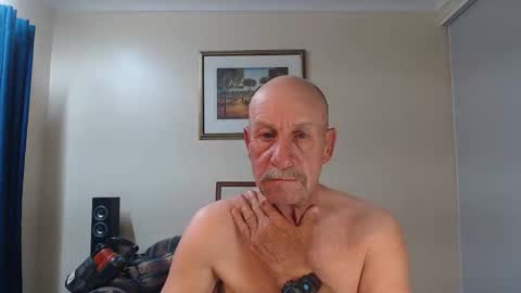 Snapshot of lovesblackazz chatting on September 26, 5:44 am Lovesblackazz online show from September 26, 5:44 am
