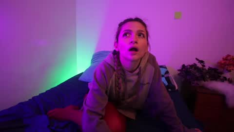 Snapshot of loveskingdom chatting on October 28, 4:38 am LovesKingdom online show from October 28, 4:38 am