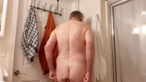 Lovetobeseen9 online show from October 2, 12:45 pm