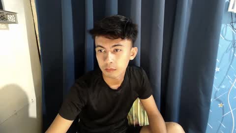 Snapshot of lovetosuckxox chatting on February 25, 12:45 pm lovetosuckxox online show from February 25, 12:45 pm