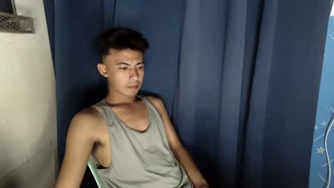 Snapshot of lovetosuckxox chatting on March 5, 12:33 pm lovetosuckxox online show from March 5, 12:33 pm