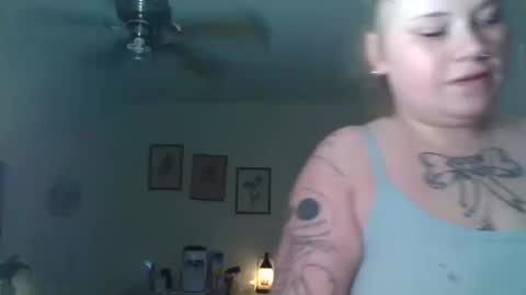 Snapshot of lovetubes101 chatting on October 11, 12:32 am lovetubes101 online show from October 11, 12:32 am