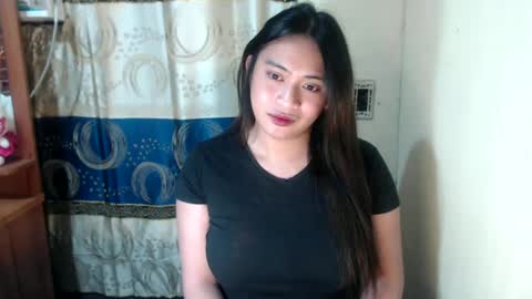 Snapshot of loveyoureign06 chatting on February 4, 1:27 pm Ryn online show from February 4, 1:27 pm