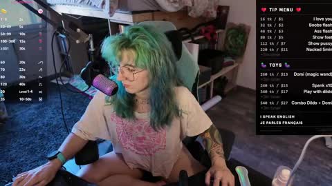 Snapshot of lovilyn24 chatting on May 29, 1:20 pm Lovilyn24 online show from May 29, 1:20 pm