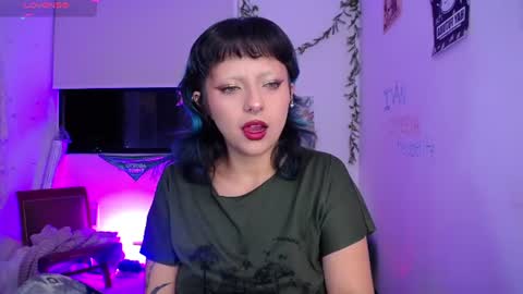 Snapshot of loving_alma chatting on June 15, 2:14 am loving_alma online show from June 15, 2:14 am
