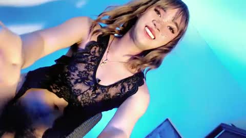 Lovingmonaru969 online show from February 20, 5:12 am