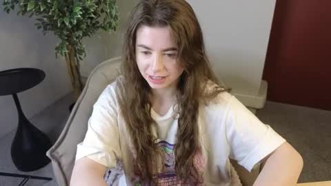 Snapshot of lovingwhisperr chatting on March 22, 1:31 am Erika online show from March 22, 1:31 am