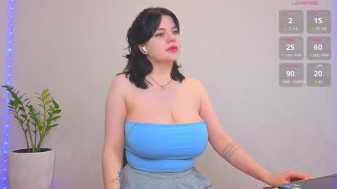 Snapshot of lovlybambi chatting on October 11, 1:42 pm Vikkkk online show from October 11, 1:42 pm