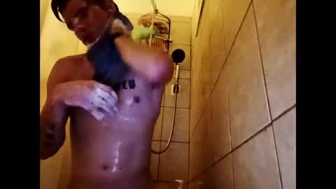 Snapshot of lowcard2389 chatting on February 23, 12:19 am lowcard2389 online show from February 23, 12:19 am