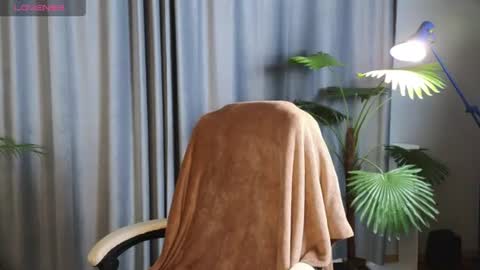 lowkeywild_ online show from June 26, 3:11 am