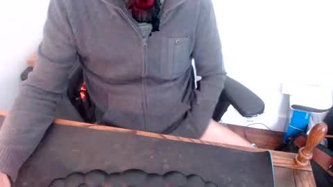 lreed090 online show from April 20, 3:37 pm