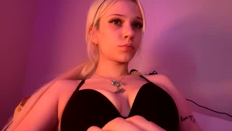 Snapshot of lsdprincess chatting on December 14, 1:28 am Princess online show from December 14, 1:28 am