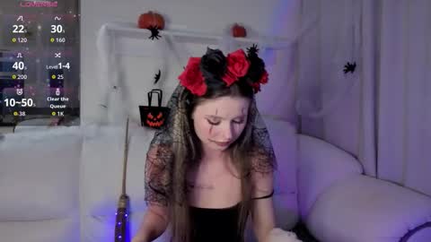 Snapshot of lua__19 chatting on October 27, 2:10 pm Lua online show from October 27, 2:10 pm