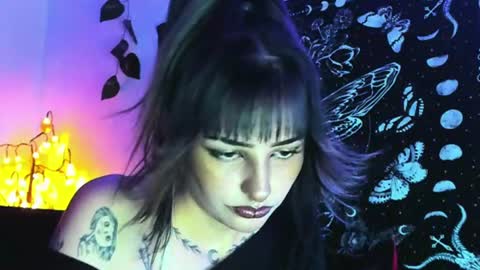 Snapshot of luaar_moon chatting on July 26, 1:25 am Jenn online show from July 26, 1:25 am