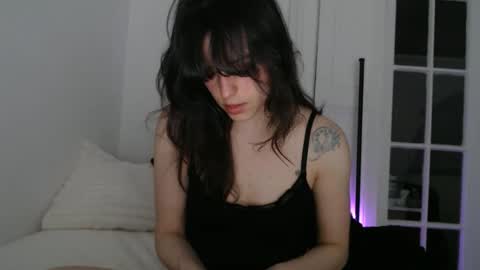 Snapshot of luana789 chatting on February 8, 10:13 pm luana online show from February 8, 10:13 pm