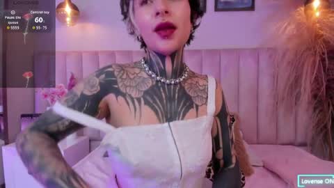 luana_fiore online show from April 7, 12:38 pm